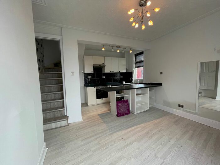 2 Bedroom Terraced House To Rent In East Park Road, Leeds, West Yorkshire, LS9