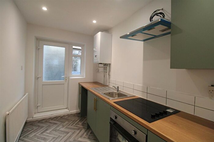 1 Bedroom Flat To Rent In Flat B, Ynyshir Road, Porth, CF39