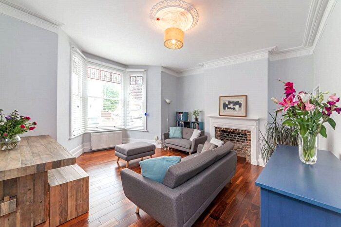 2 Bedroom Flat To Rent In Dennington Park Road, West Hampstead, London, NW6