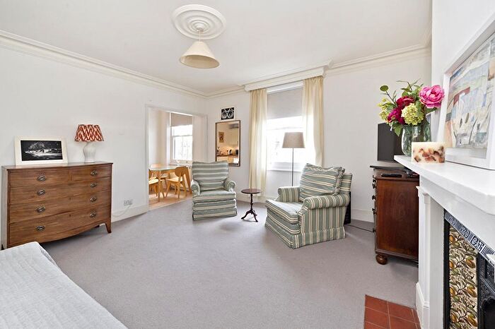 2 Bedroom Flat To Rent In St. Quintin Avenue, London, W10