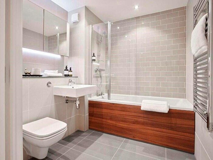 1 Bedroom Flat To Rent In Holdenhurst Road, BH8