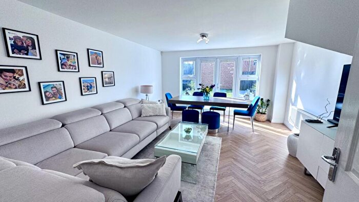 3 Bedroom Semi Detached House For Sale In Tuffleys Way, Leicester, LE3