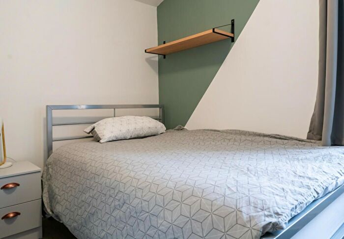 6 Bedroom Flat To Rent In Blades Street, Lancaster, LA1