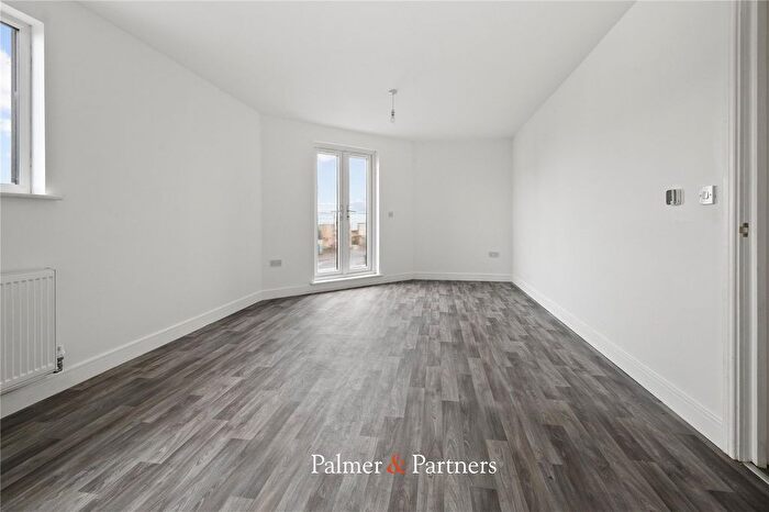 2 Bedroom Flat To Rent In Meadow Way, Jaywick, Clacton-On-Sea, Essex, CO15