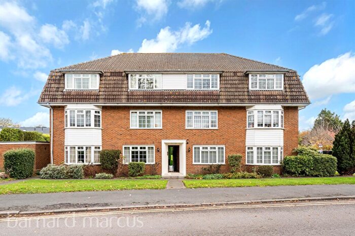 2 Bedroom Flat For Sale In Chessington Road, Epsom, KT17
