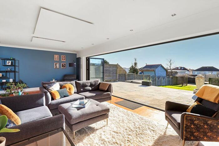 5 Bedroom Detached House For Sale In Farlington, Hampshire, PO6