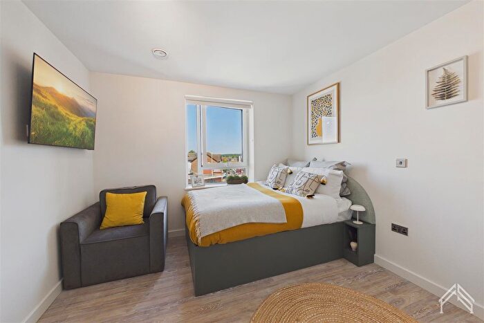 Studio To Rent In Clarence Street, Kingston Upon Thames London, KT1