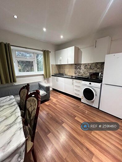 2 Bedroom Flat To Rent In Gantshill Crescent, Ilford, IG2
