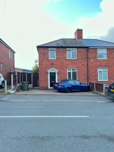 3 Bedroom Semi-Detached House To Rent In Hill Road, Oldbury, B69