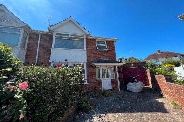 3 Bedroom Property To Rent In Broom Close, Exeter, EX2
