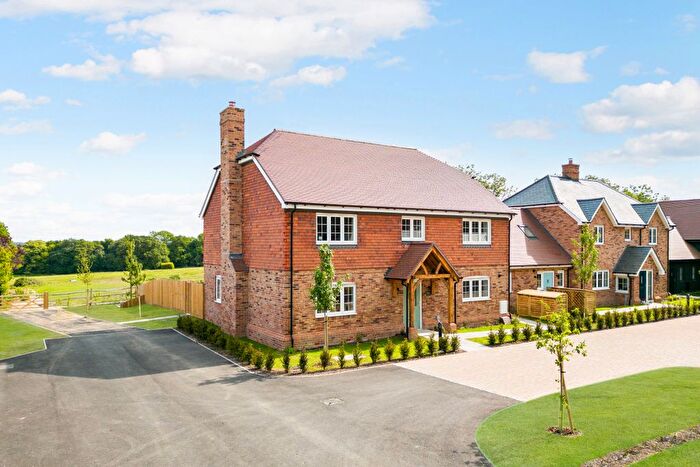 4 Bedroom Link Detached House For Sale In Byers Lane, South Godstone, RH9