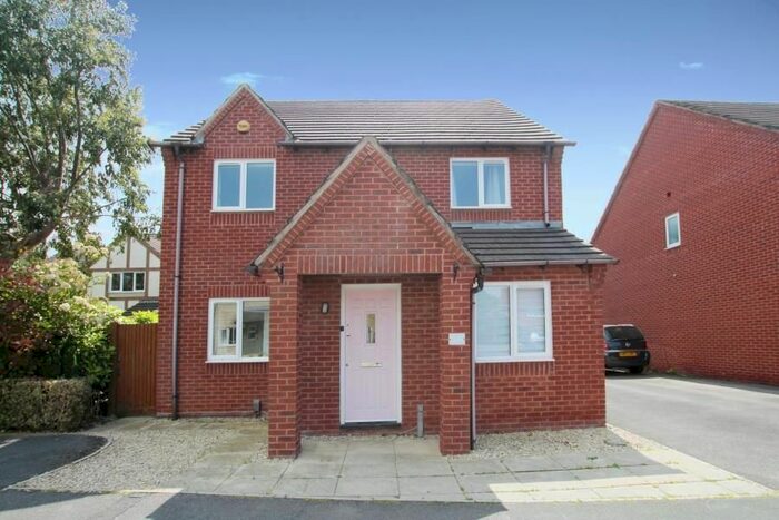 4 Bedroom Detached House To Rent In Dewfalls Drive, Bradley Stoke, Bristol, BS32