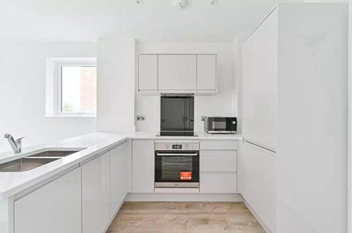 1 Bedroom Flat To Rent In Vousden Grove, Woolwich, London, SE28