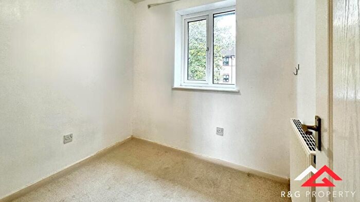 3 Bedroom Semi-Detached House To Rent In Whitley Mead, Bristol, BS34