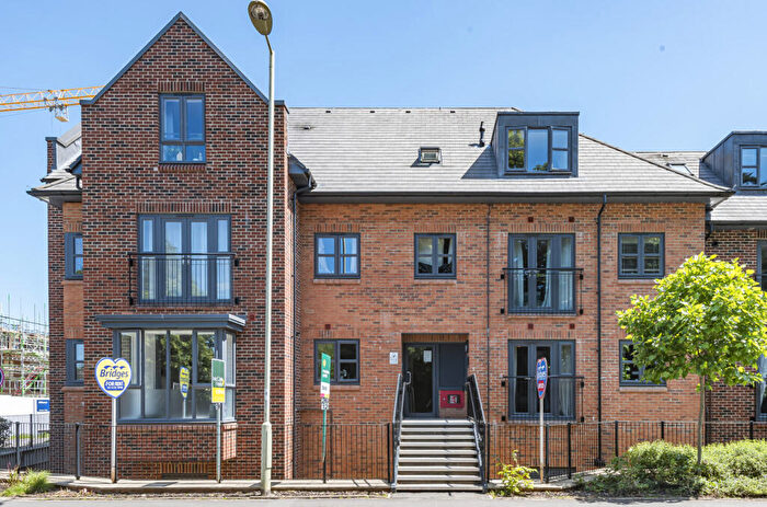 2 Bedroom Apartment To Rent In Carter Court, Hook, RG27