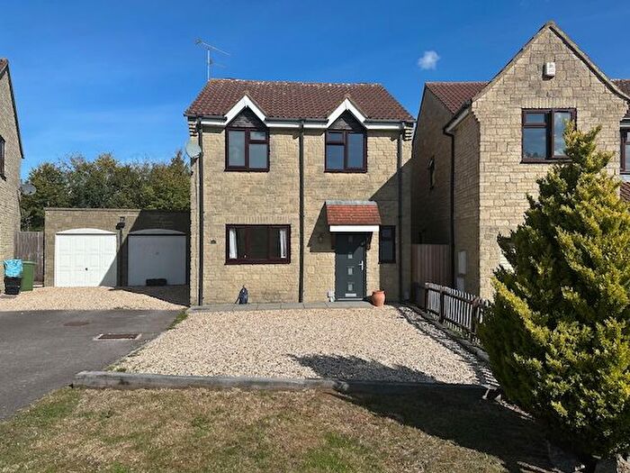 3 Bedroom Detached House To Rent In Melfort Close, Swindon, SN5