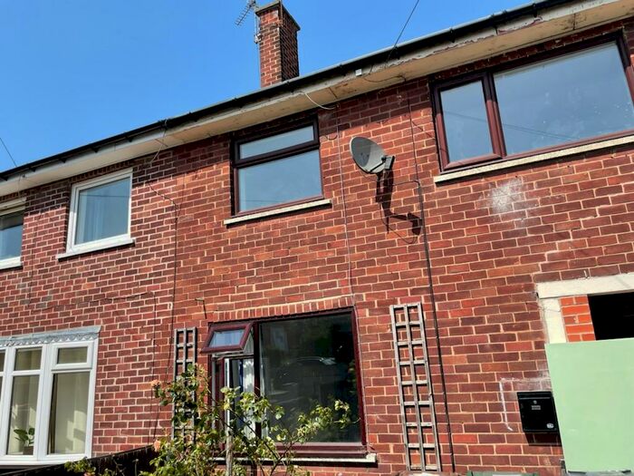 3 Bedroom House To Rent In Roughwood Road, Rotherham, S61