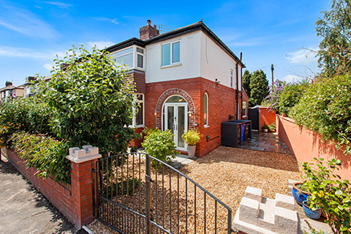 3 Bedroom Semi-Detached House For Sale In Seedley Park Road, Salford, M6