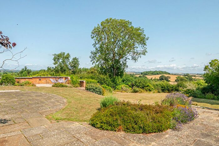 4 Bedroom Detached House For Sale In Church Lane, East Carlton, LE16