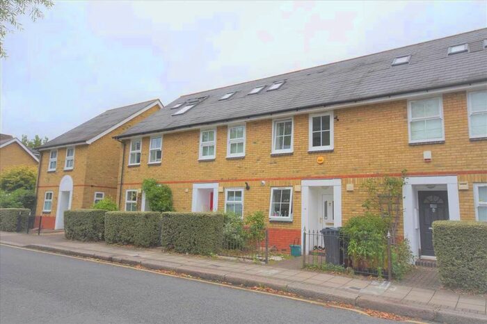 2 Bedroom Property To Rent In Belmont Terrace, London, W4