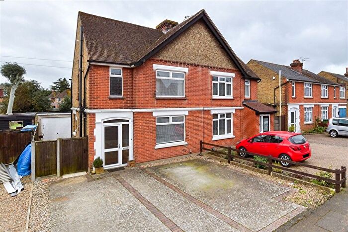 3 Bedroom Semi Detached House For Sale In Plains Avenue, Maidstone, Kent, ME15