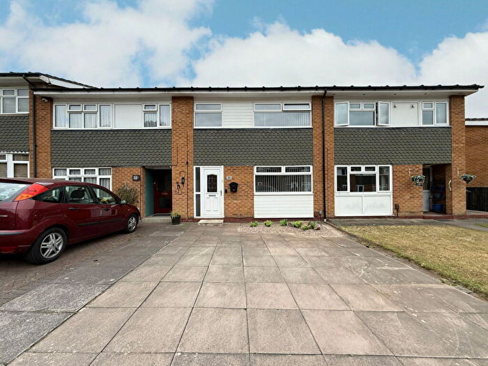 3 Bedroom Terraced House For Sale In Masons Way, Solihull, B92