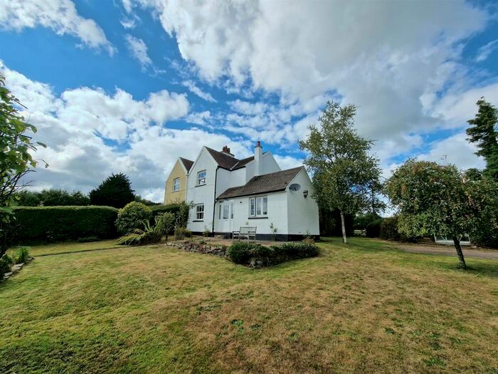 3 Bedroom Property For Sale In Oakford, Tiverton, EX16