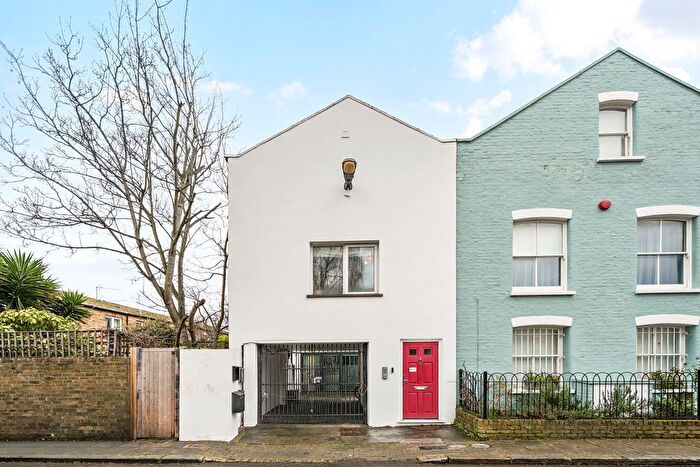 2 Bedroom Maisonette For Sale In Prescott Place, Clapham, London, SW4