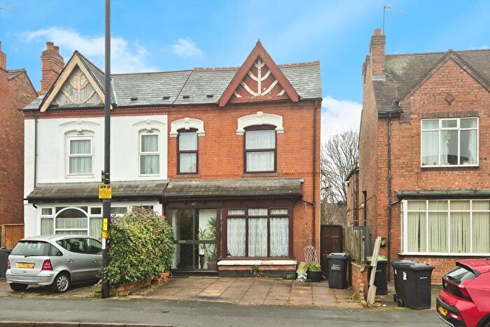 4 Bedroom Semi Detached House For Sale In City Road, Birmingham, B17