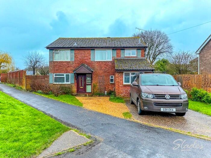 4 Bedroom Detached House To Rent In Brookside Road, Bransgore, Dorset, BH23