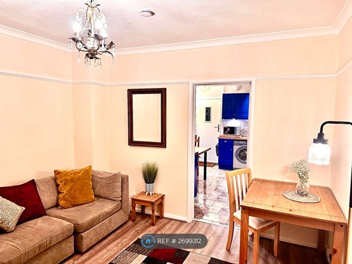 3 Bedroom Terraced House To Rent In Tom Shepley Street, Hyde, SK14