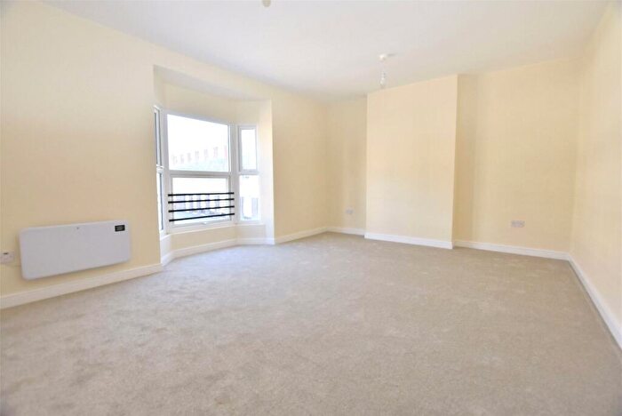 2 Bedroom Apartment To Rent In High Street, Horley, Surrey, RH6