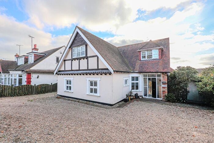 5 Bedroom Detached House For Sale In Hadleigh Road, Leigh-On-Sea, SS9