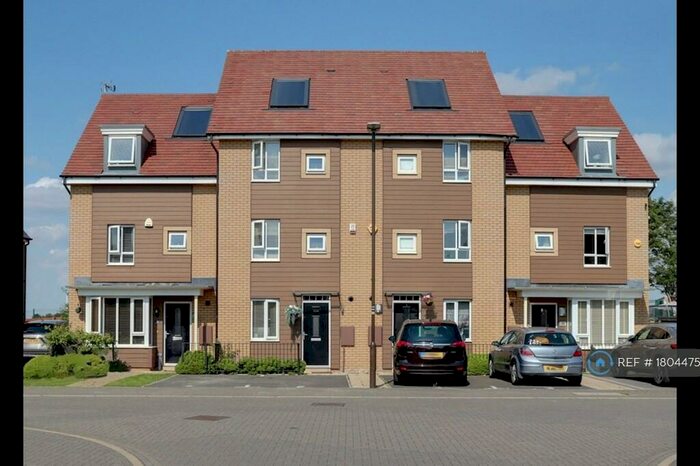 4 Bedroom Terraced House To Rent In Butter Row, Wolverton, Milton Keynes, MK12