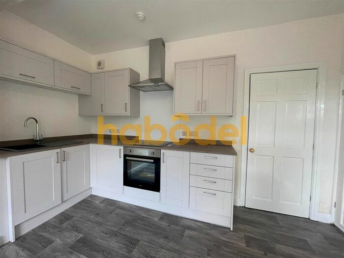 3 Bedroom Terraced House To Rent In Thornhill Road, Longwood, Huddersfield, HD3