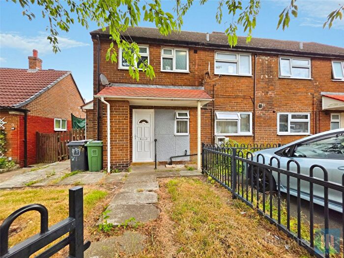 1 Bedroom Flat To Rent In Victoria Road, Thornhill Lees, Dewsbury, West Yorkshire, WF12