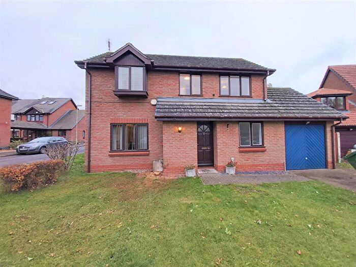 3 Bedroom Detached House To Rent In St. Marys Avenue, RG26