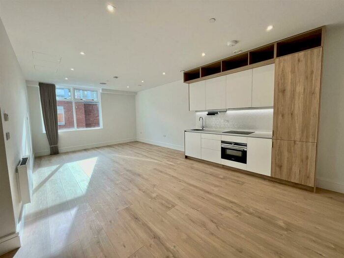 1 Bedroom Apartment To Rent In Chalfont Park, Gerrards Cross, SL9