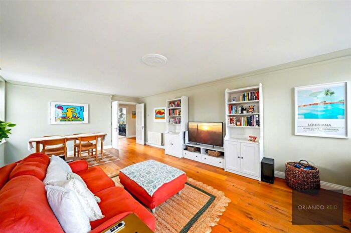 2 Bedroom Flat To Rent In Clapham Park Road, Clapham, SW4