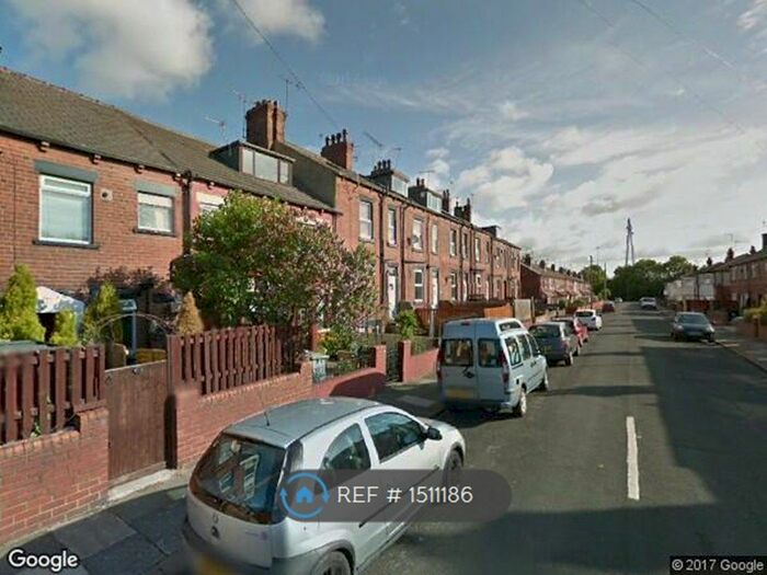 4 Bedroom Terraced House To Rent In Longroyd Grove, Leeds, LS11