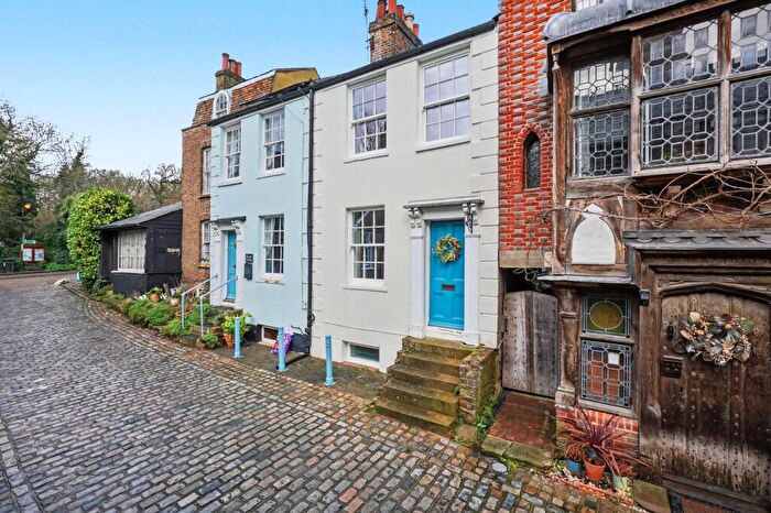 2 Bedroom Terraced House For Sale In High Street, Upnor, ME2