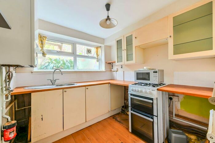 1 Bedroom Flat To Rent In Southwell Road, Camberwell, London, SE5
