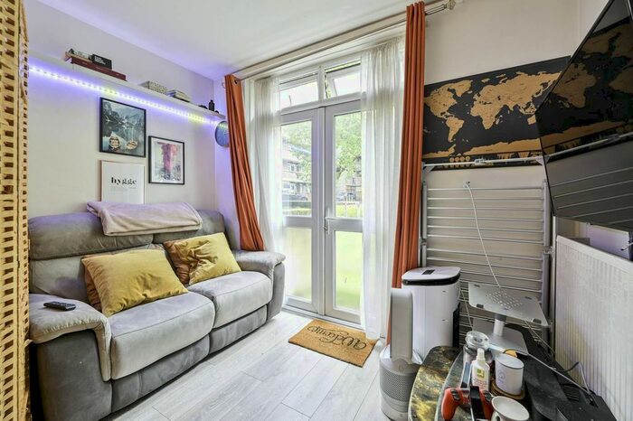 Studio To Rent In Pardoner Street, London Bridge, London, SE1