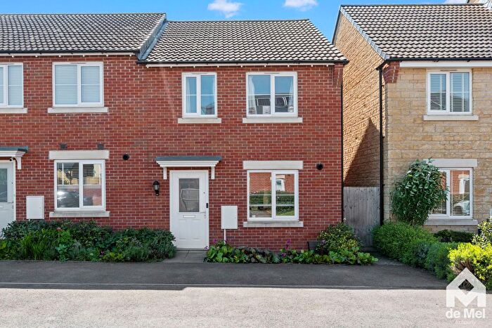 3 Bedroom Property For Sale In Fotescue Road, Bishops Cleeve, Cheltenham, Gloucestershire, GL52