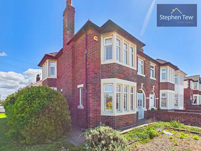 3 Bedroom End Of Terrace House For Sale In Seventh Avenue, Blackpool, FY4