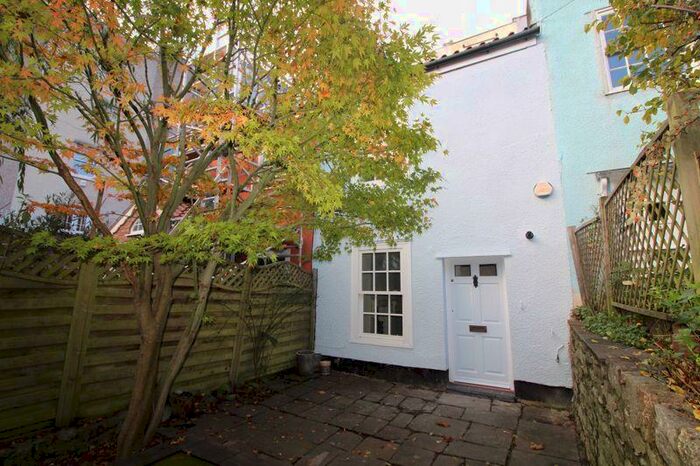 3 Bedroom House To Rent In Richmond Dale, Bristol, BS8
