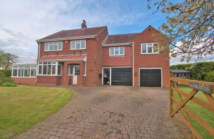 4 Bedroom Detached House For Sale In Sutton-on-the-Hill, Ashbourne, DE6