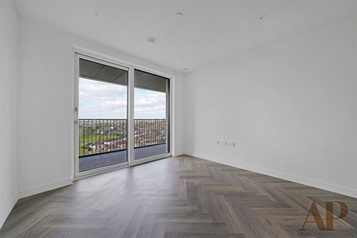 1 Bedroom Flat To Rent In Lindley House, Silk Stream, NW9