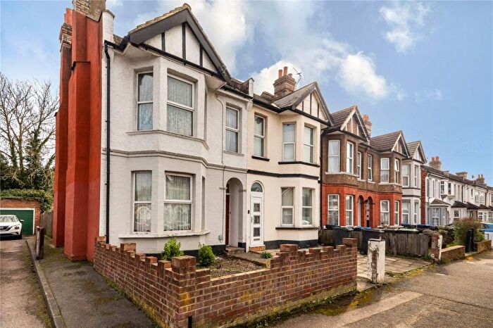 3 Bedroom End Of Terrace House For Sale In Greenside Road, Croydon, Surrey, CR0