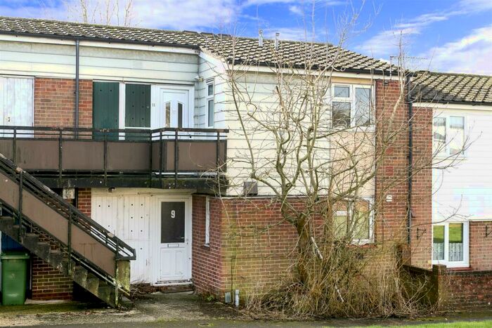 1 Bedroom Maisonette To Rent In Lundy Close, Popley, Basingstoke, RG24